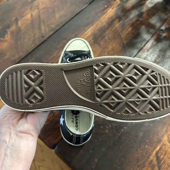 Converse! - Picture 5 of 6